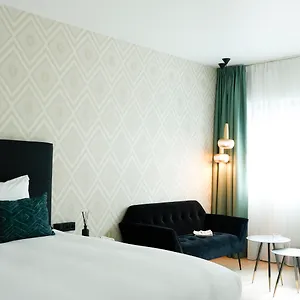 3* Otel The